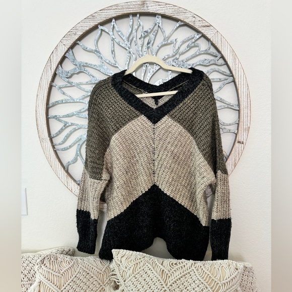 BACCI, BACIANO Medium Oversized Fall Knit Sweater. Black, Gray, Beige - Picture 1 of 4